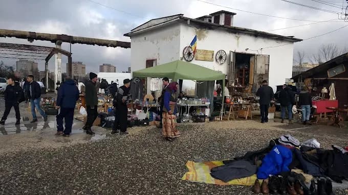 Târg de săptămânal în Str. Carpaților 97, 505600, Târg de Vechituri Brașov