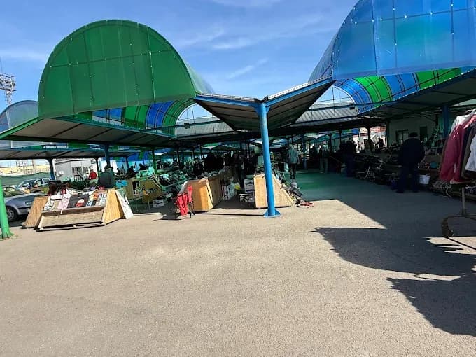 Piața de vechituri Craiter-Triaj - 3