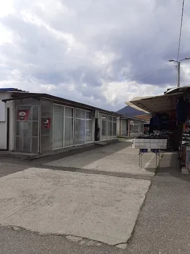 Târg de zilnic în Strada Muncii 6, Piatra Neamț, Bazar Piatra Neamț